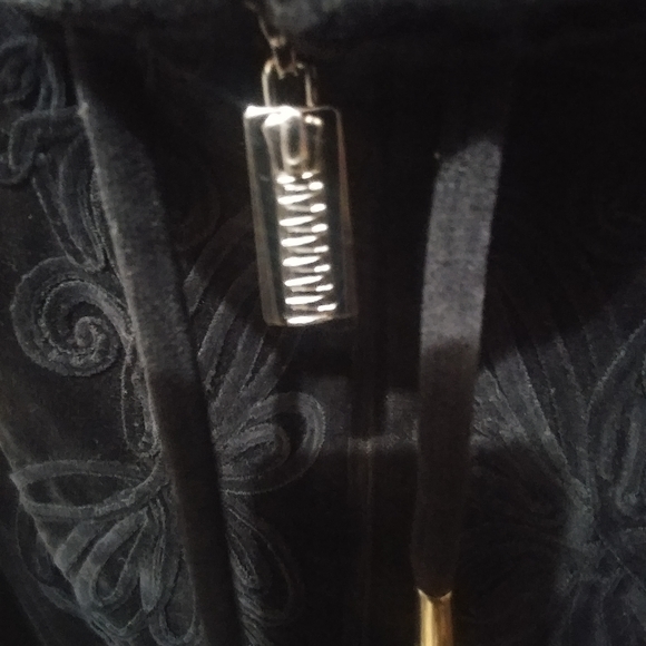 St John Sport by Marie Gray 2 PC Sweater/Sweatpants - Picture 7 of 7